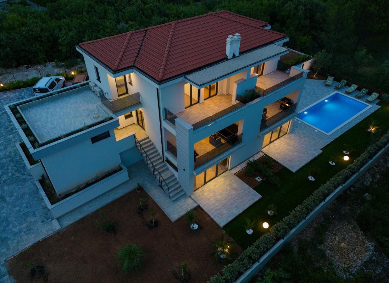 Apartments Paola & Karla With Pool Krk Town Luaran gambar
