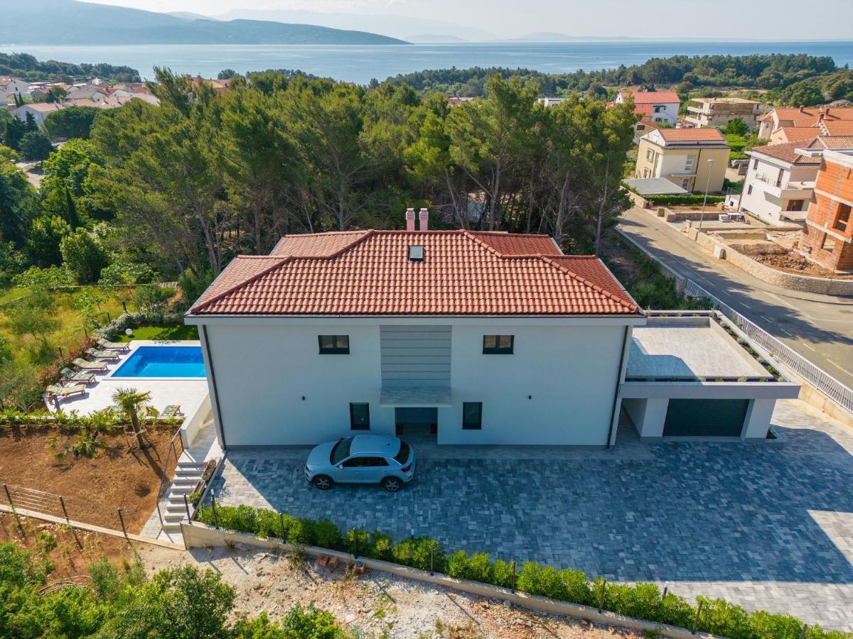 Apartments Paola & Karla With Pool Krk Town Luaran gambar