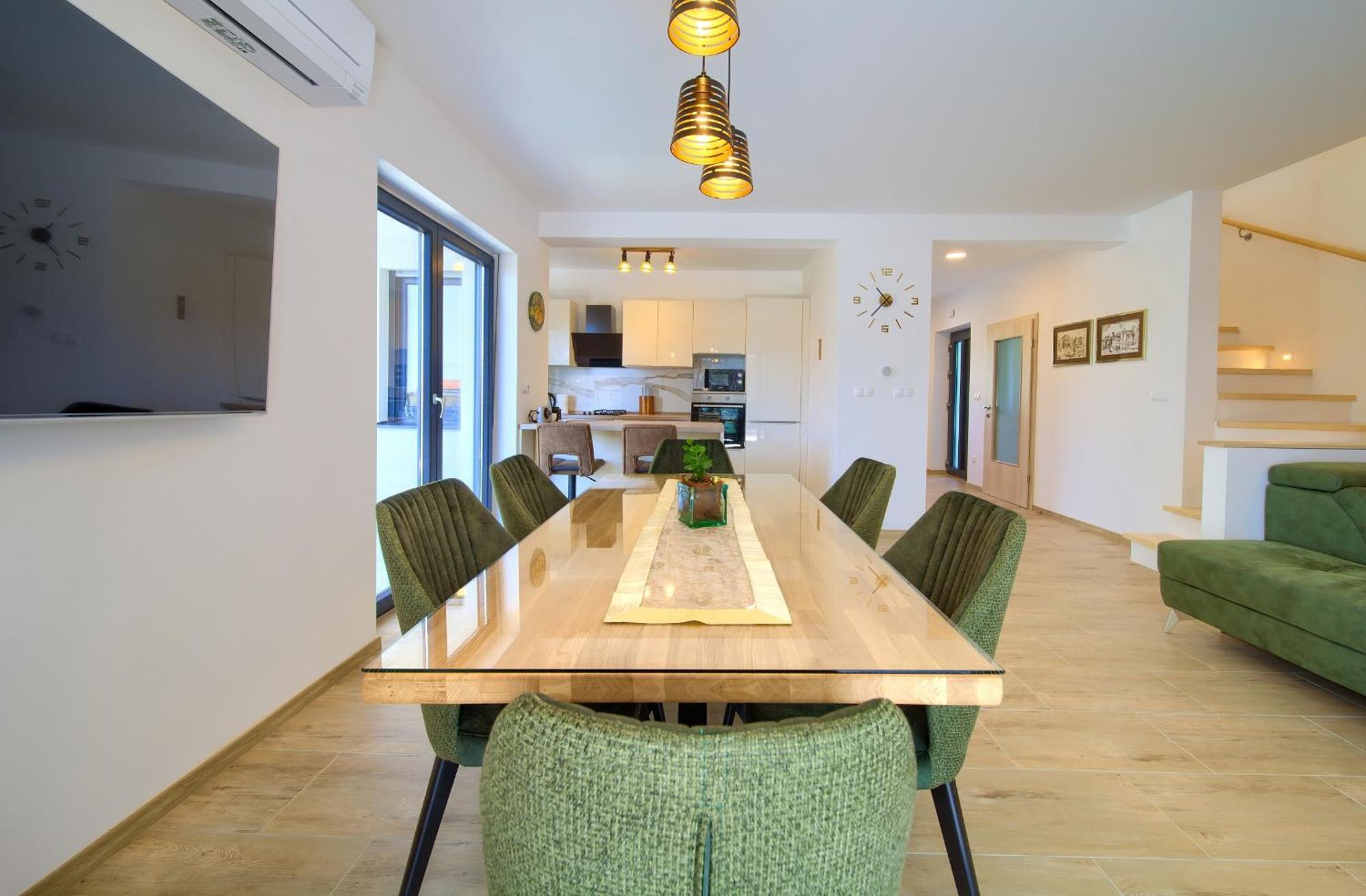 Apartments Paola & Karla With Pool Krk Town Bilik gambar